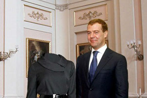 скачать бесплатно шаблон для фотошоп с Дмитрием Анатольевичем Медведевым